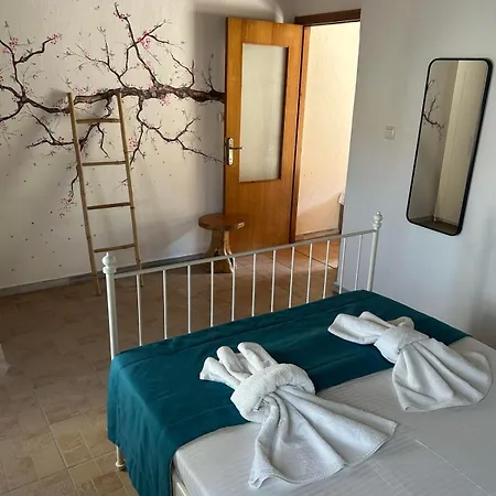 Aparments Elina Potamia