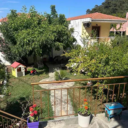 Aparments Elina Apartman Potamia